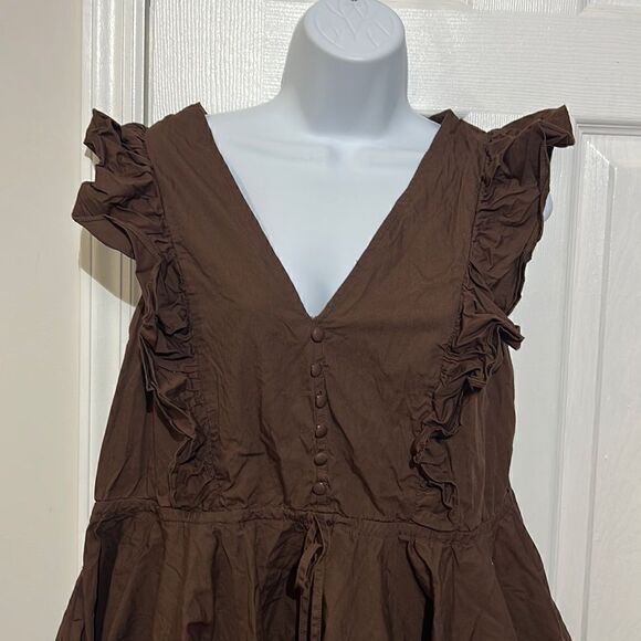 NWOT PrettyLittleThings Chocolate Poplin Button Detail Flare Short Romper size 1 - Picture 7 of 11